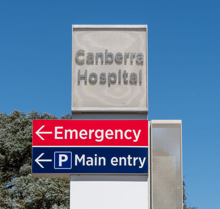 Canberra Hospital rolls out new smartphones to reduce COVID-19 infection risk