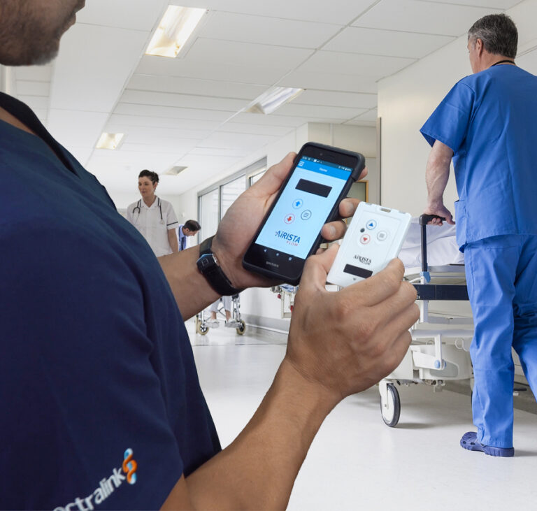 Improve staff safety and communication in healthcare with the AiRISTA mobile app on Spectralink Versity